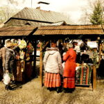 09.04.2017 Kielce. Kiermasz wielkanocny przed Dworkiem Laszczyków. / Jarosław Kubalski / Radio Kielce