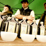 09.04.2017 Kielce. Kiermasz wielkanocny przed Dworkiem Laszczyków. / Jarosław Kubalski / Radio Kielce