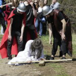 10.04.2017 Kielce.  Droga Krzyżowa na Kadzielni przygotowana przez młodzież z Liceum im. Juliusza Słowackiego. / Jarosław Kubalski / Radio Kielce