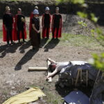 10.04.2017 Kielce.  Droga Krzyżowa na Kadzielni przygotowana przez młodzież z Liceum im. Juliusza Słowackiego. / Jarosław Kubalski / Radio Kielce