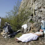 10.04.2017 Kielce.  Droga Krzyżowa na Kadzielni przygotowana przez młodzież z Liceum im. Juliusza Słowackiego. / Jarosław Kubalski / Radio Kielce