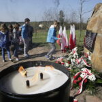 10.04.2017 Kielce. Uroczystości w 7. rocznicę katastrofy smoleńskiej pod obeliskiem przy ulicy Grabinów. / Jarosław Kubalski / Radio Kielce