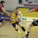 12.04.2017 Kielce. Piłka ręczna. Puchar Polski, półfinał. Mecz Vive Tauron Kielce - Gwardia opole. Mateusz Jachlewski. / Jarosław Kubalski / Radio Kielce