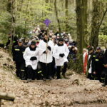 14.04.2017 Droga Krzyżowa z Nowej Słupi na Święty Krzyż. / Jarosław Kubalski / Radio Kielce