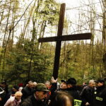 14.04.2017 Droga Krzyżowa z Nowej Słupi na Święty Krzyż. / Jarosław Kubalski / Radio Kielce