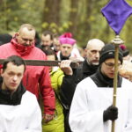 14.04.2017 Droga Krzyżowa z Nowej Słupi na Święty Krzyż. / Jarosław Kubalski / Radio Kielce