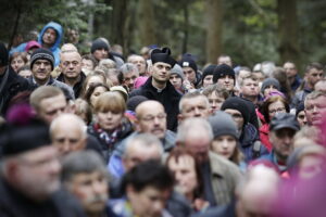 14.04.2017 Droga Krzyżowa z Nowej Słupi na Święty Krzyż. / Jarosław Kubalski / Radio Kielce