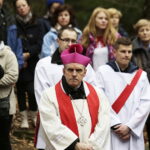 14.04.2017 Droga Krzyżowa z Nowej Słupi na Święty Krzyż. / Jarosław Kubalski / Radio Kielce