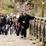 14.04.2017 Droga Krzyżowa z Nowej Słupi na Święty Krzyż. / Jarosław Kubalski / Radio Kielce