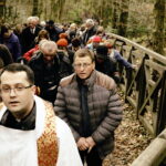 14.04.2017 Droga Krzyżowa z Nowej Słupi na Święty Krzyż. / Jarosław Kubalski / Radio Kielce