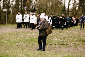 14.04.2017 Droga Krzyżowa z Nowej Słupi na Święty Krzyż. / Jarosław Kubalski / Radio Kielce