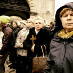 14.04.2017 Droga Krzyżowa z Nowej Słupi na Święty Krzyż. / Jarosław Kubalski / Radio Kielce