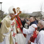 17.04.2017 Suków. Procesja Emaus. / Jarosław Kubalski / Radio Kielce