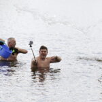 17.04.2017 Strawczyn. Morsy kąpią się w zalewie. / Jarosław Kubalski / Radio Kielce