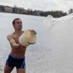 17.04.2017 Strawczyn. Morsy kąpią się w zalewie. / Jarosław Kubalski / Radio Kielce