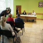 19.04.2017 Kielce. Wojewoda Agata Wojtyszek podpisuje umowy na  dotacje na projekty związane z pomocą społeczną / Jarosław Kubalski / Radio Kielce