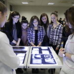 21.04.2017 Kielce. UJK. Wydział Lekarski i Nauk o Zdrowiu. Dzień otwarty. / Jarosław Kubalski / Radio Kielce