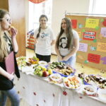 22.04.2017 Kielce. Piknik Edukacyjny w Liceum Ogólnokształcącym nr VI im. Juliusza Słowackiego / Jarosław Kubalski / Radio Kielce