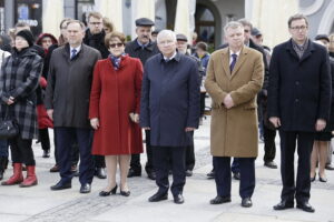 24.04.2017 Kielce. Marsz Katyński rozpoczął obchody Tygodnia Katyńskiego. / Jarosław Kubalski / Radio Kielce