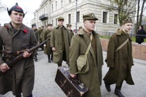 24.04.2017 Kielce. Marsz Katyński rozpoczął obchody Tygodnia Katyńskiego. / Jarosław Kubalski / Radio Kielce