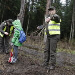26.04.2017 Kielce. Sadzenie drzewek na Gruchawce. / Jarosław Kubalski / Radio Kielce