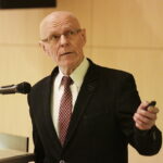 27.04.2017 Kielce. Konferencja "Zrównoważony Rozwój Województwa Świętokrzyskiego". Profesor Eugeniusz Sobczak z Politechniki Warszawskiej. / Jarosław Kubalski / Radio Kielce