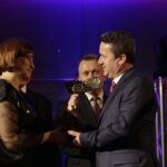 28.04.2017 Kielce. Laur Świętokrzyski. Gmina Miejska - Gmina Staszów. Nagrodę odbiera burmistrz Staszowa Leszek Kopeć. / Jarosław Kubalski / Radio Kielce