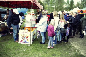 30.04.2017 Tokarnia. II Festiwal Smaków w Parku Etnograficznym. / Jarosław Kubalski / Radio Kielce