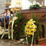 Bazylika Katedralna w Kielcach. Pogrzeb Jana Wilczyńskiego, prezesa Miejskiego Przedsiębiorstwa Energetyki Cieplnej w Kielcach / Robert Felczak / Radio Kielce