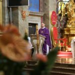 Bazylika Katedralna w Kielcach. Pogrzeb Jana Wilczyńskiego, prezesa Miejskiego Przedsiębiorstwa Energetyki Cieplnej w Kielcach / Robert Felczak / Radio Kielce