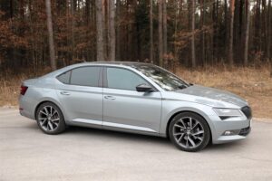 Skoda Superb / Robert Felczak / Radio Kielce