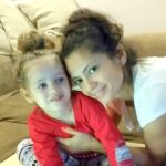 Czteroletnia Gabrysia Kowalska, która po operacji mózgu czeka na kolejny zabieg w Centrum Zdrowia Dziecka w Warszawie. / Za: rycerzeiksiezniczki.pl