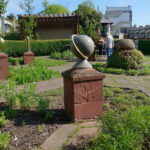 Jędrzejów. Ogród Czasu w muzeum im. Przypkowskich (17 maja 2017 r.) / Ewa Pociejowska - Gawęda / Radio Kielce