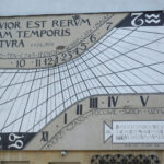 Jędrzejów. Ogród Czasu w muzeum im. Przypkowskich (17 maja 2017 r.) / Ewa Pociejowska - Gawęda / Radio Kielce