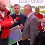 Busko-Zdrój. Protest kupców przeciwko planom władz miasta, które chcą przenieść pasaż handlowy / Grzegorz Jamka / Radio Kielce