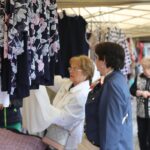 Busko-Zdrój. Protest kupców przeciwko planom władz miasta, które chcą przenieść pasaż handlowy / Grzegorz Jamka / Radio Kielce