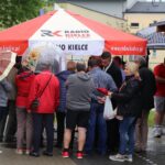 Busko-Zdrój. Protest kupców przeciwko planom władz miasta, które chcą przenieść pasaż handlowy / Grzegorz Jamka / Radio Kielce