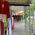 Busko-Zdrój. Protest kupców przeciwko planom władz miasta, które chcą przenieść pasaż handlowy / Grzegorz Jamka / Radio Kielce