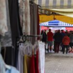 Busko-Zdrój. Protest kupców przeciwko planom władz miasta, które chcą przenieść pasaż handlowy / Grzegorz Jamka / Radio Kielce