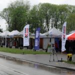 Busko-Zdrój. Protest kupców przeciwko planom władz miasta, które chcą przenieść pasaż handlowy / Grzegorz Jamka / Radio Kielce