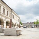 Montaż donic na kieleckim Rynku (16 maja 2017 r.) / Marzena Mąkosa / Radio Kielce