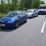 Pościg za samochodem, policjant na masce / KPP w Końskich