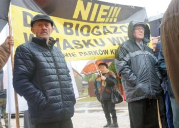 Interwencja. Mieszkańcy Piasku Wielkiego w gminie Nowy Korczyn protestują przeciwko budowie biogazowni / Krzysztof Bujnowicz / Radio Kielce