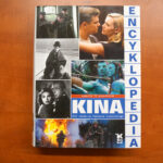 Srebrny łańcuch i zawieszka bursztynowa w srebrnej oprawie / Katarzyna Prędotka / Radio Kielce