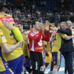 Piłkarze ręczni Vive Tauron Kielce świętują zdobycie Pucharu Polski / Krzysztof Bujnowicz / Radio Kielce