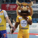 Piłkarze ręczni Vive Tauron Kielce świętują zdobycie Pucharu Polski / Krzysztof Bujnowicz / Radio Kielce