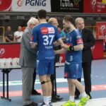 Piłkarze ręczni Vive Tauron Kielce świętują zdobycie Pucharu Polski / Krzysztof Bujnowicz / Radio Kielce