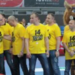 Piłkarze ręczni Vive Tauron Kielce świętują zdobycie Pucharu Polski / Krzysztof Bujnowicz / Radio Kielce