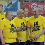 Piłkarze ręczni Vive Tauron Kielce świętują zdobycie Pucharu Polski / Krzysztof Bujnowicz / Radio Kielce