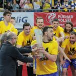 Piłkarze ręczni Vive Tauron Kielce świętują zdobycie Pucharu Polski / Krzysztof Bujnowicz / Radio Kielce